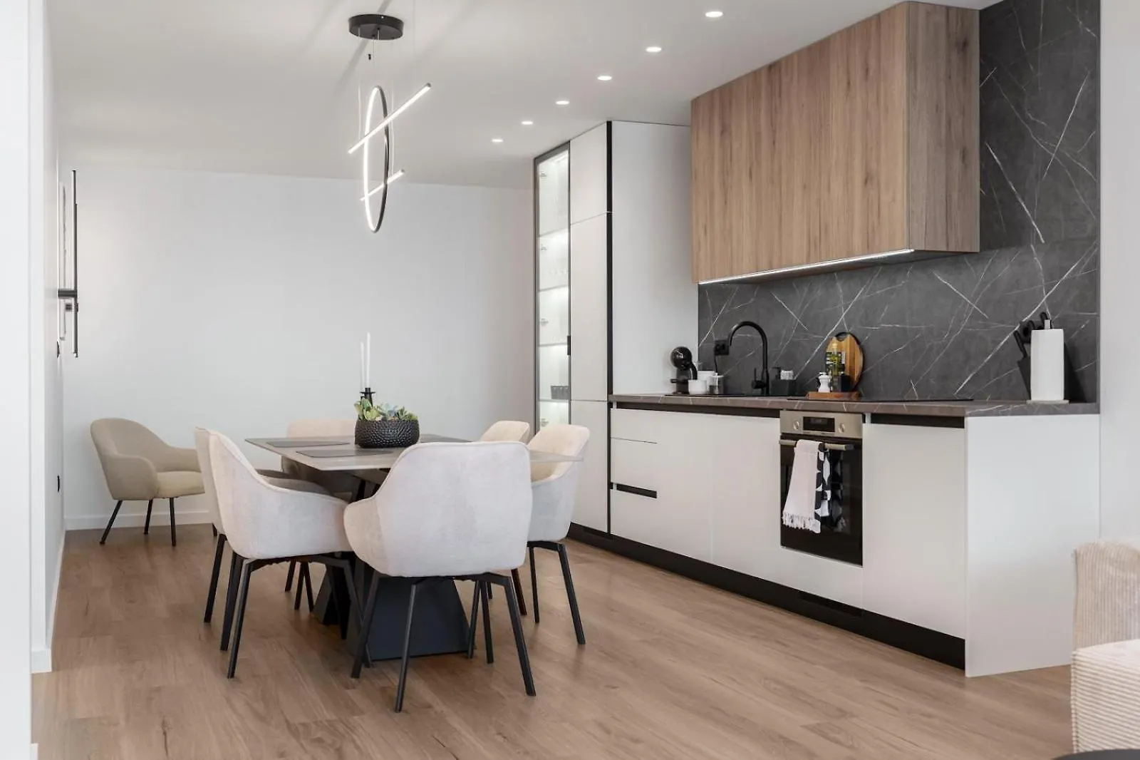Stylish 1Br With Balcony & Parking I Skyline Varna By Flat Mаnаger Apartment