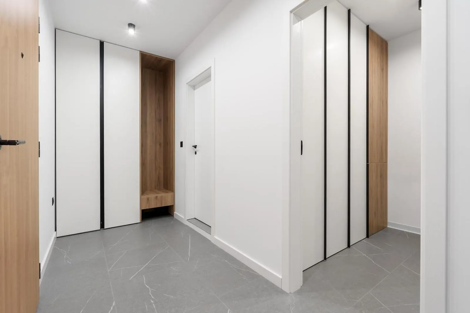 Stylish 1Br With Balcony & Parking I Skyline Varna By Flat Mаnаger 0*,